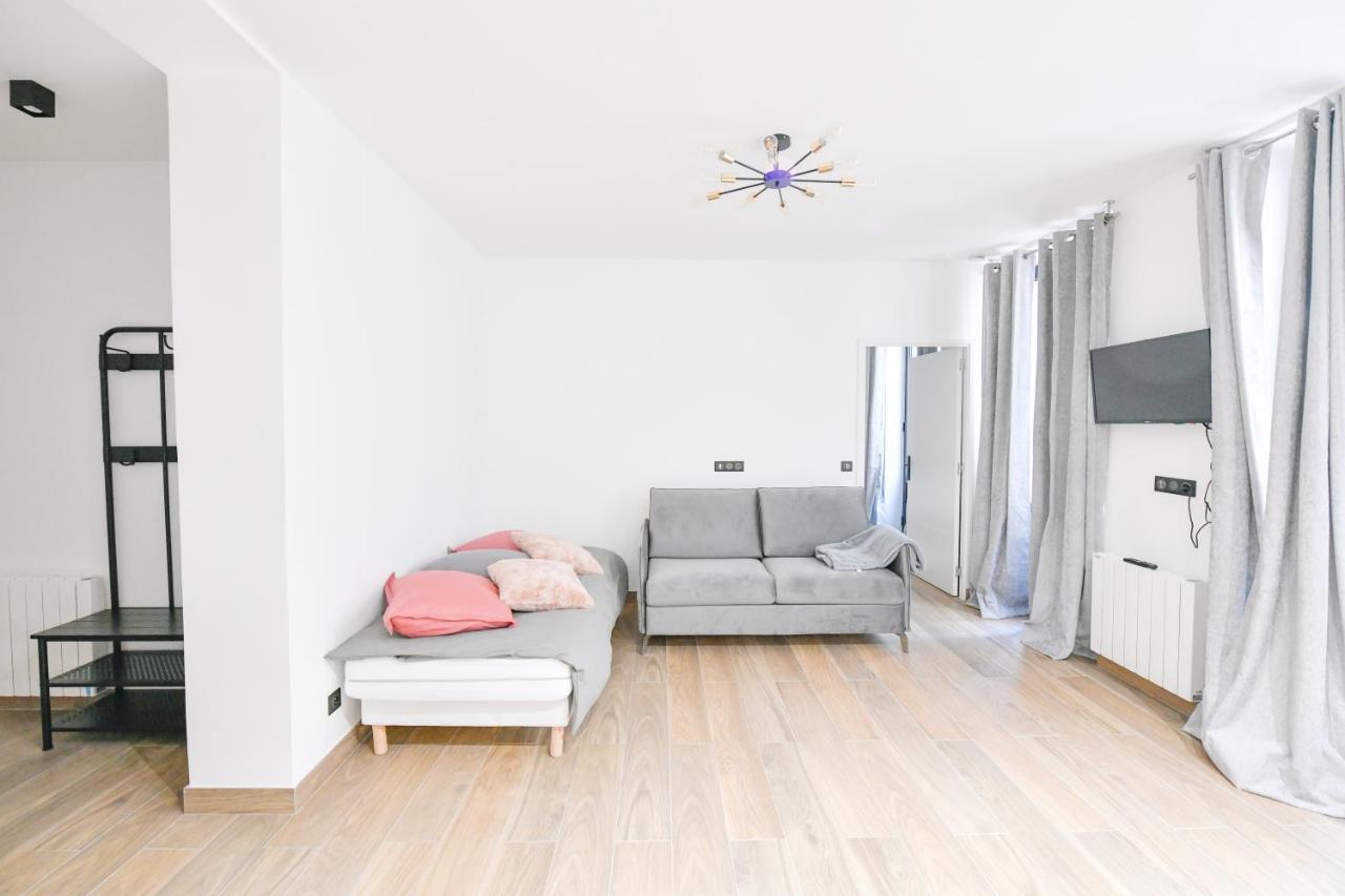 Parking Gratuit - Montmartre Charme & Patio Prive - Sacre-Coeur Metro Anvers 파리 외부 사진