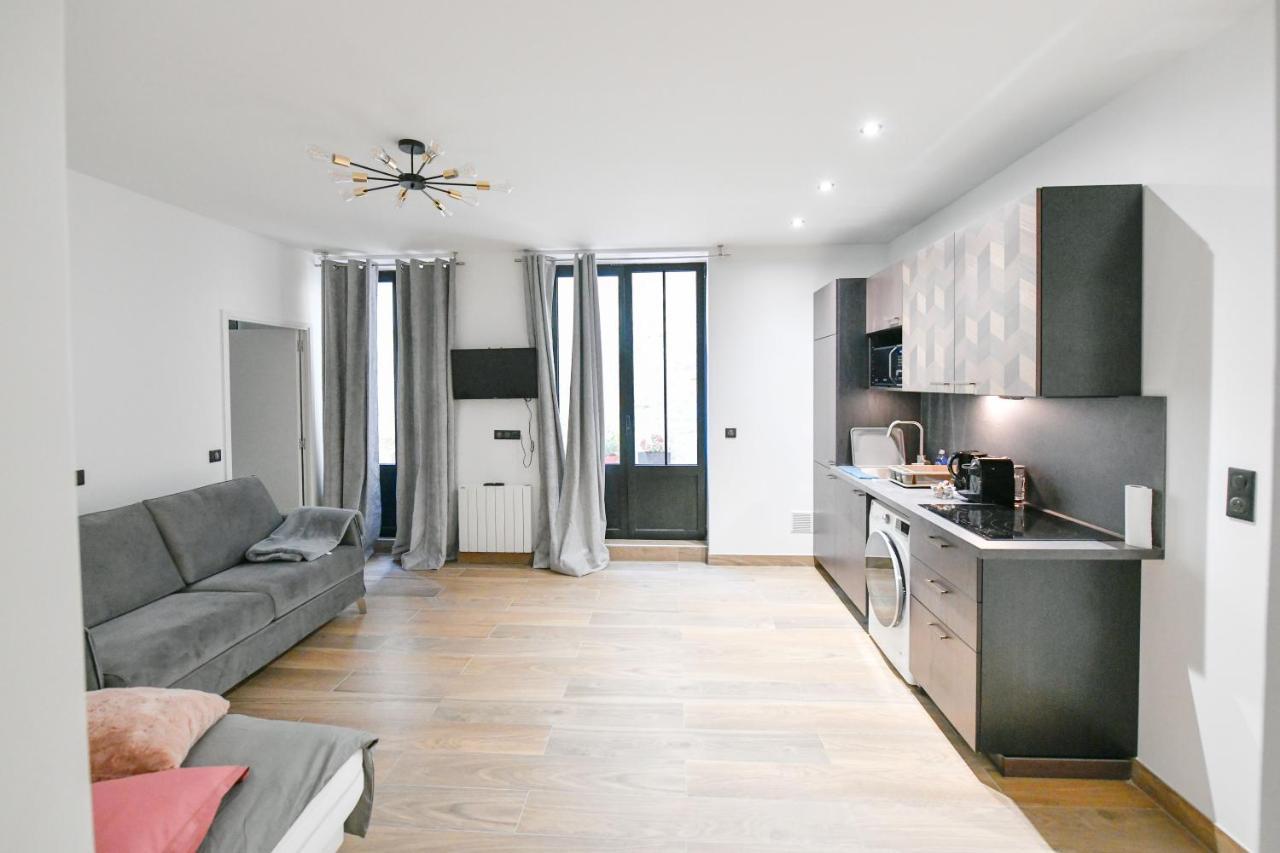 Parking Gratuit - Montmartre Charme & Patio Prive - Sacre-Coeur Metro Anvers 파리 외부 사진