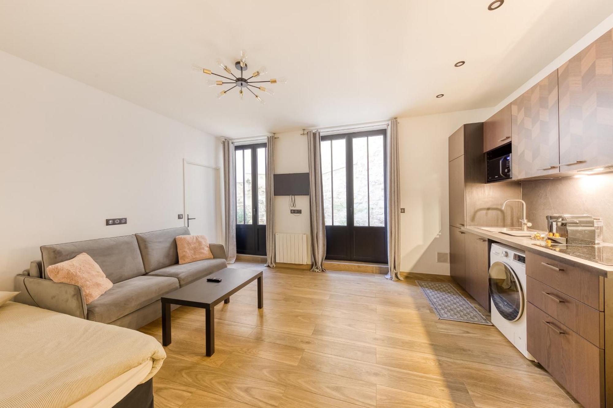 Parking Gratuit - Montmartre Charme & Patio Prive - Sacre-Coeur Metro Anvers 파리 외부 사진