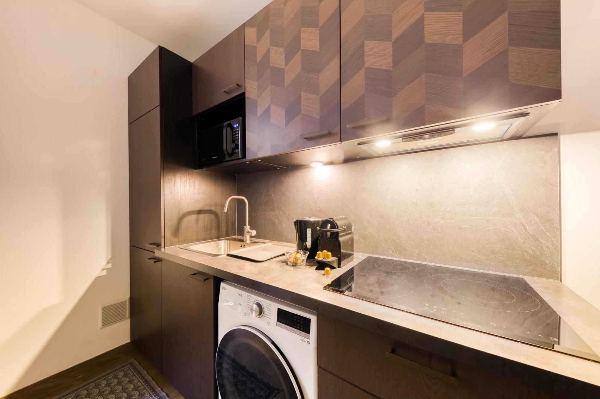Parking Gratuit - Montmartre Charme & Patio Prive - Sacre-Coeur Metro Anvers 파리 외부 사진
