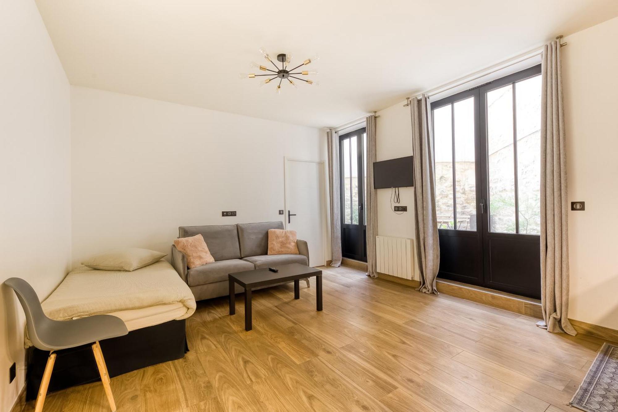 Parking Gratuit - Montmartre Charme & Patio Prive - Sacre-Coeur Metro Anvers 파리 외부 사진