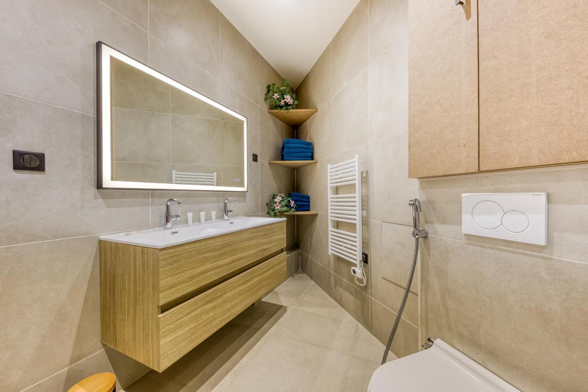 Parking Gratuit - Montmartre Charme & Patio Prive - Sacre-Coeur Metro Anvers 파리 외부 사진