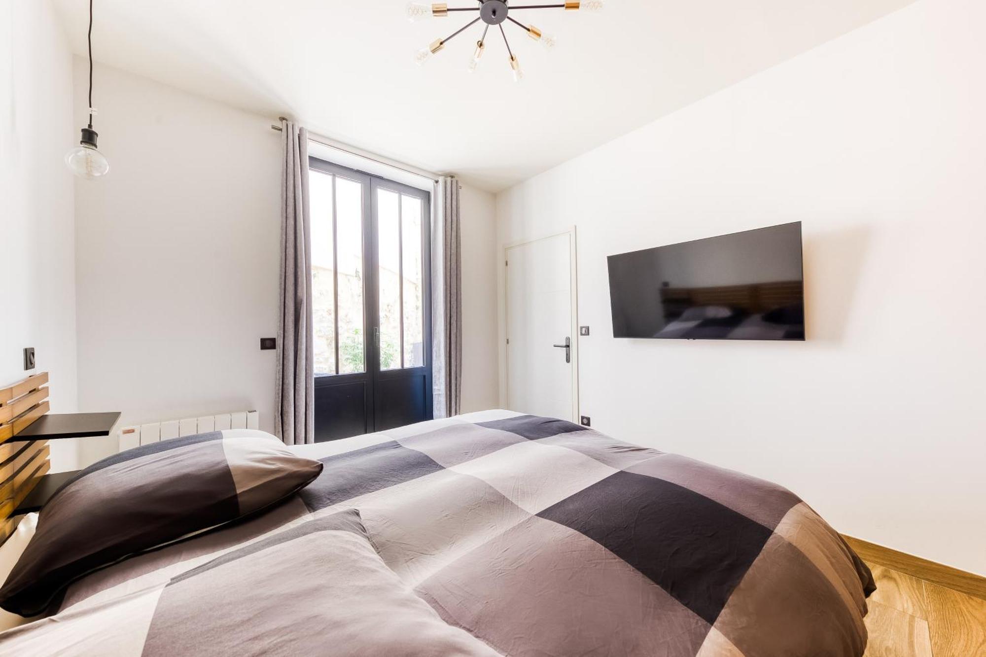 Parking Gratuit - Montmartre Charme & Patio Prive - Sacre-Coeur Metro Anvers 파리 외부 사진
