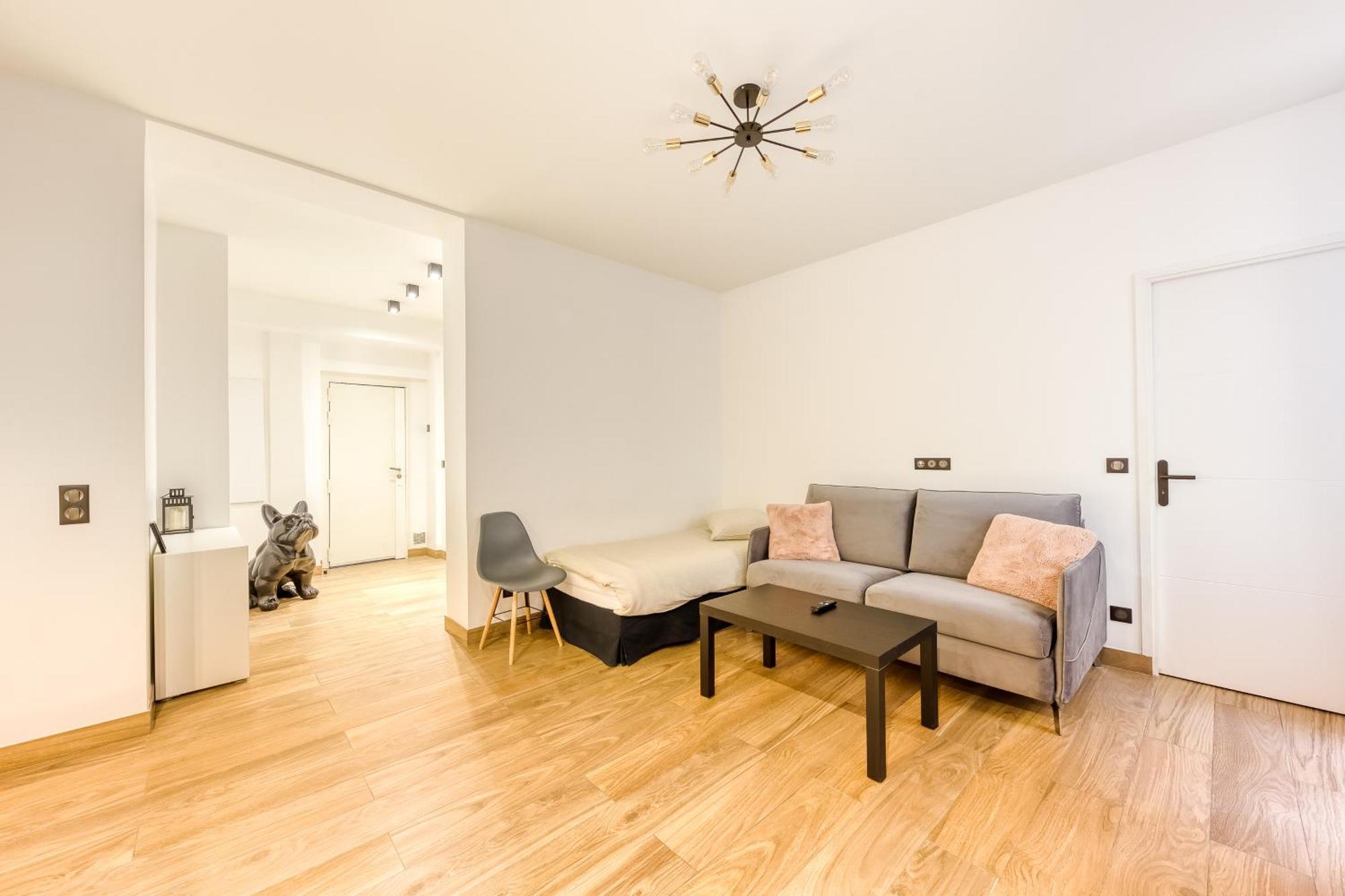 Parking Gratuit - Montmartre Charme & Patio Prive - Sacre-Coeur Metro Anvers 파리 외부 사진